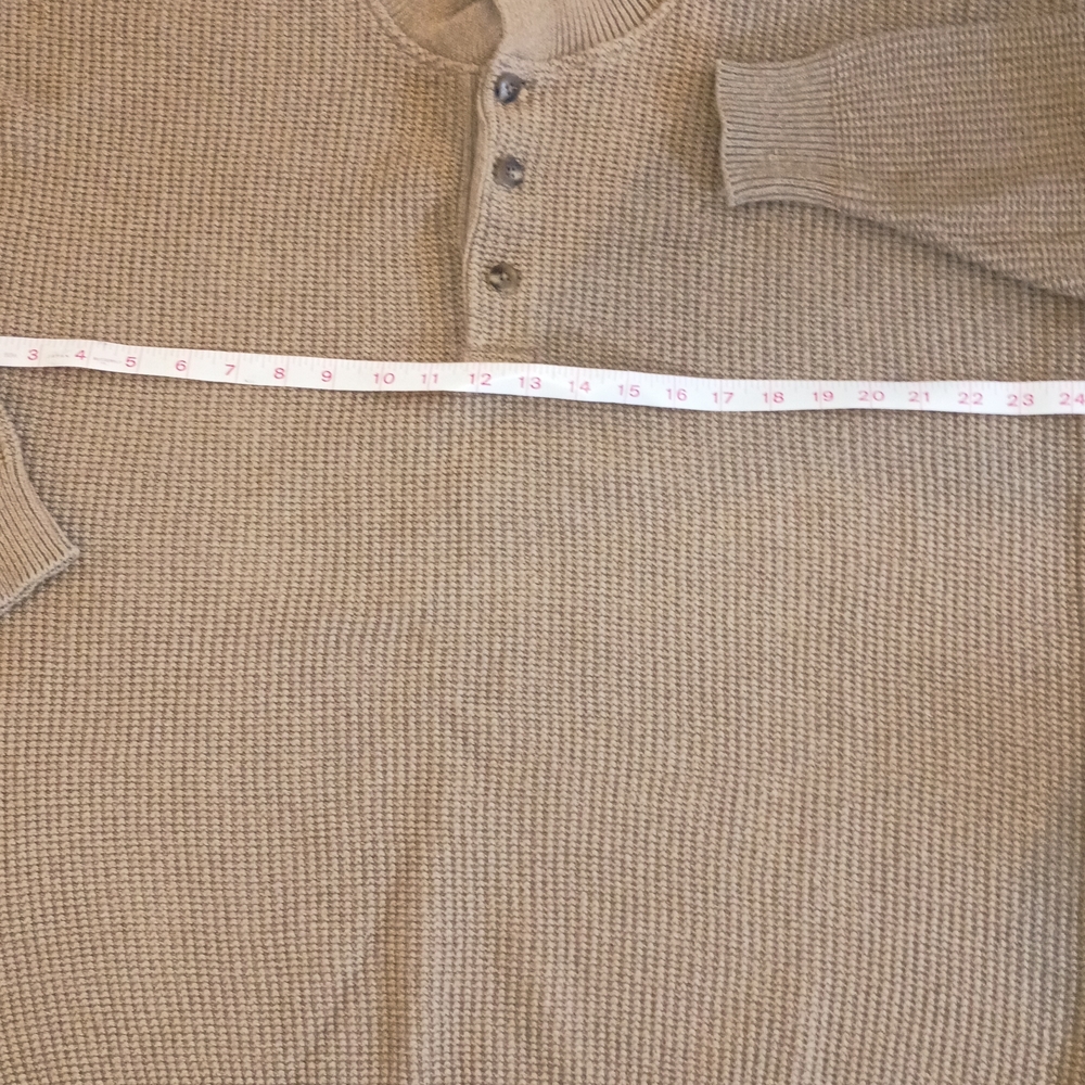 Men's XL Tan Button Neck Sweater. No Blemishes Or Pilling. Like NEW!!!